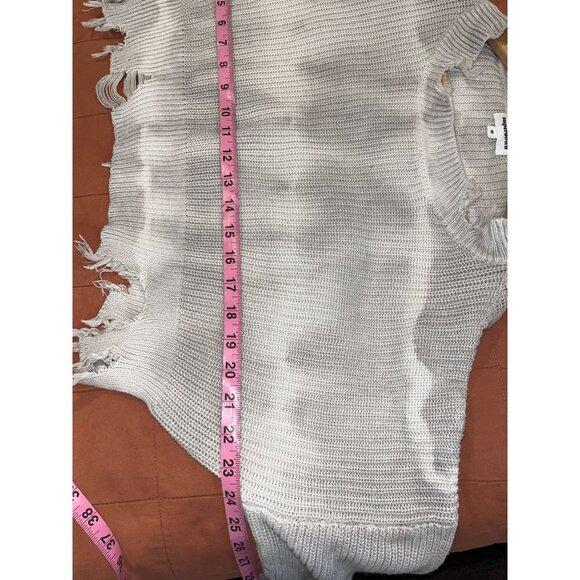 Superdown Ella Distressed Gray Tie-Dye Cropped Knit Sweater Size Medium - Picture 7 of 11
